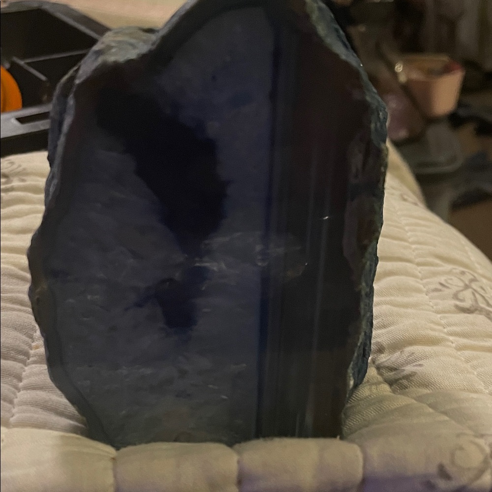 ON Hold Dark Blue Agate Geode candle display